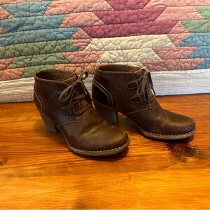 Clark’s Carleta Lyon Leather Ankle Booties